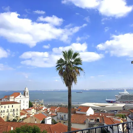 Alfama شقة